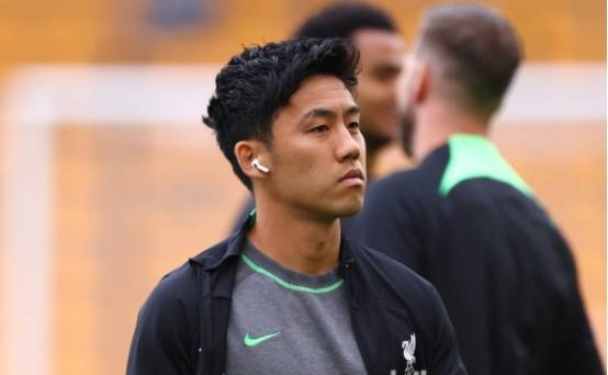 大连英博外援拉布亚德离队，本赛季表现起伏，遭质疑，终与俱乐部解约。