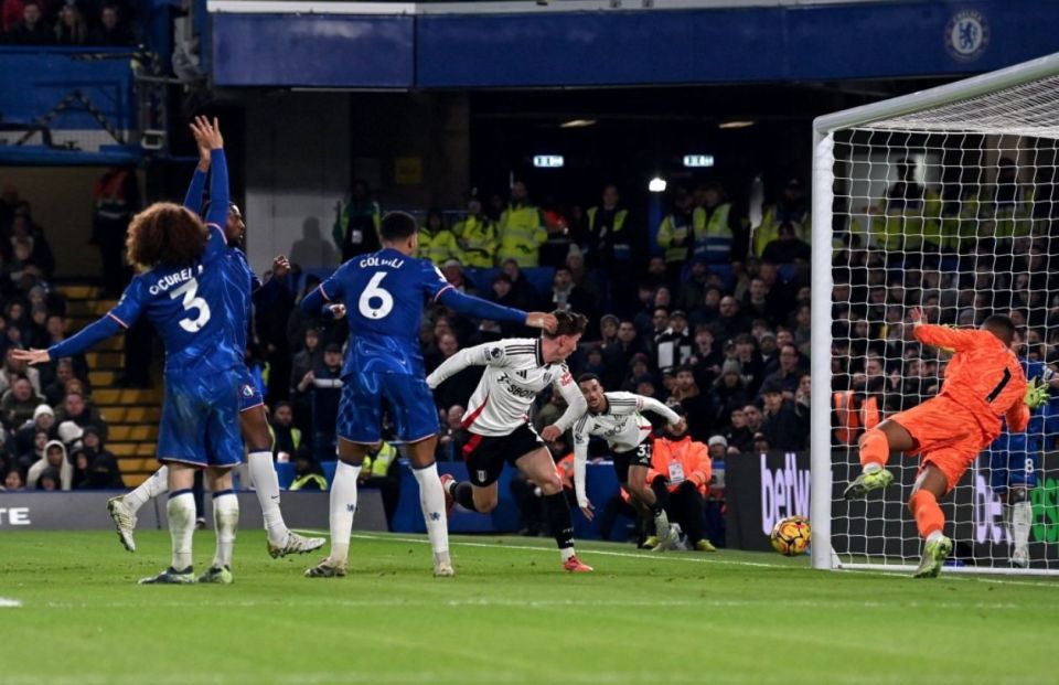 世体：内马尔一次支撑失误后接受处理，问题不大但引发了担忧